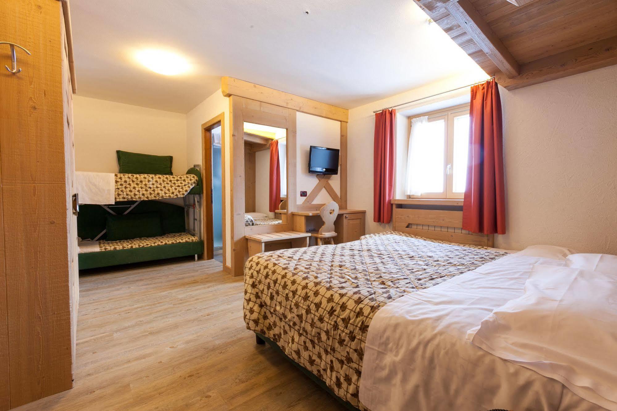 Sporting Hotel Passo del Tonale Eksteriør billede